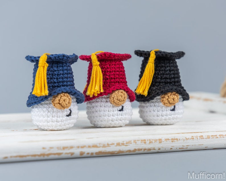 Crochet patterns Mini Graduation gnome keychains, Crochet keychain pattern, Graduation gifts crochet gnome keychain pattern, Crochet gift image 4