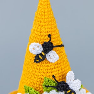 Crochet pattern gnome bowl for Mother's day with crochet flowers, Crochet bee gnome amigurumi pattern, Spring crochet decor, Crochet daisy image 5