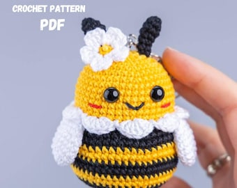 Crochet Bee Pattern, Amigurumi bee crochet keychain pattern, Crochet pattern bumble bee car hanger, Crochet animals pattern, Crochet flower