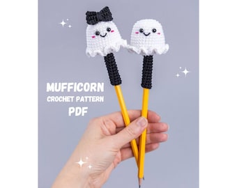Halloween crochet pattern: Ghost Pencil Topper - Amigurumi PDF by Mufficorn