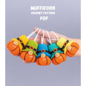 Crochet patterns Amigurumi Halloween gnome pumpkin, Crochet keychain pumpkin gnome pattern, Halloween ornaments, Thanksgiving gifts