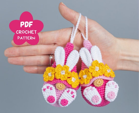 Easter crochet pattern Bunny keychains with crochet flowers, Crochet keychain bunny amigurumi pattern, Crochet bunny for Easter decor