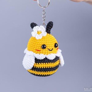 Crochet Bee Pattern, Amigurumi bee crochet keychain pattern, Crochet pattern bumble bee car hanger, Crochet animals pattern, Crochet flower image 5