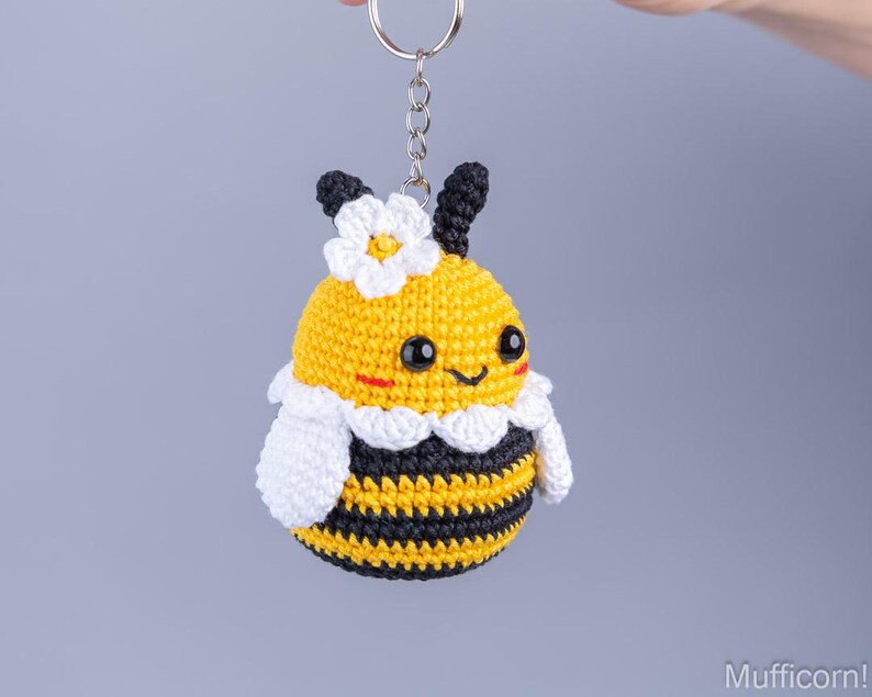 Crochet Bee Pattern, Amigurumi bee crochet keychain pattern, Crochet pattern bumble bee car hanger, Crochet animals pattern, Crochet flower image 5