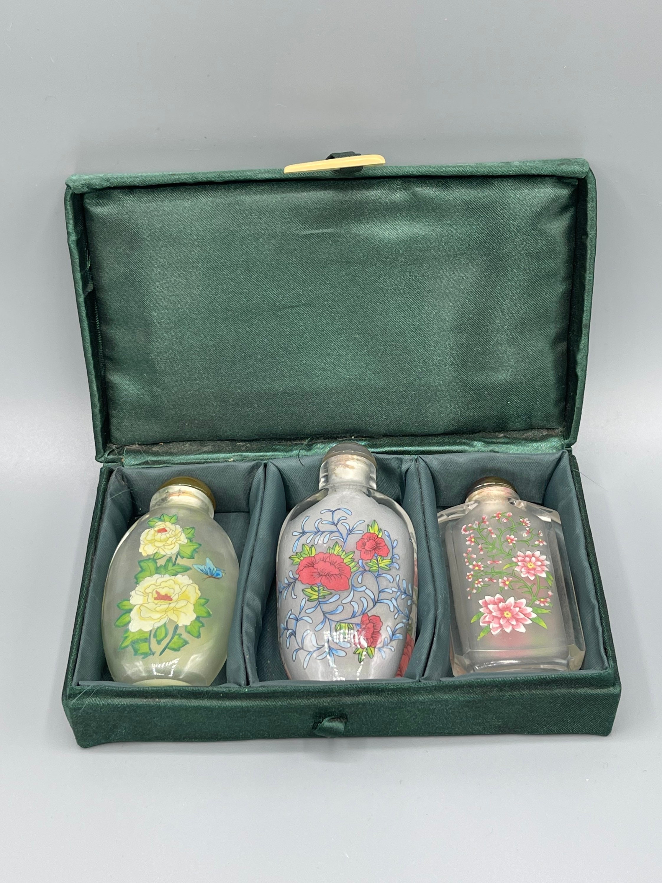 1930年代から40年代のヴィンテージ中国製逆絵付けガラス嗅ぎタバコ瓶