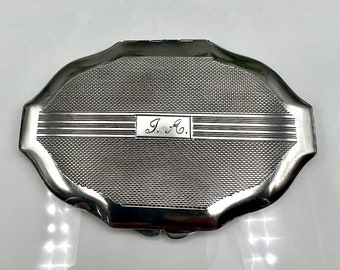 Heavy Vintage 1944 Solid Silver Scalloped Design Compact R.Davis & Co 81.8g