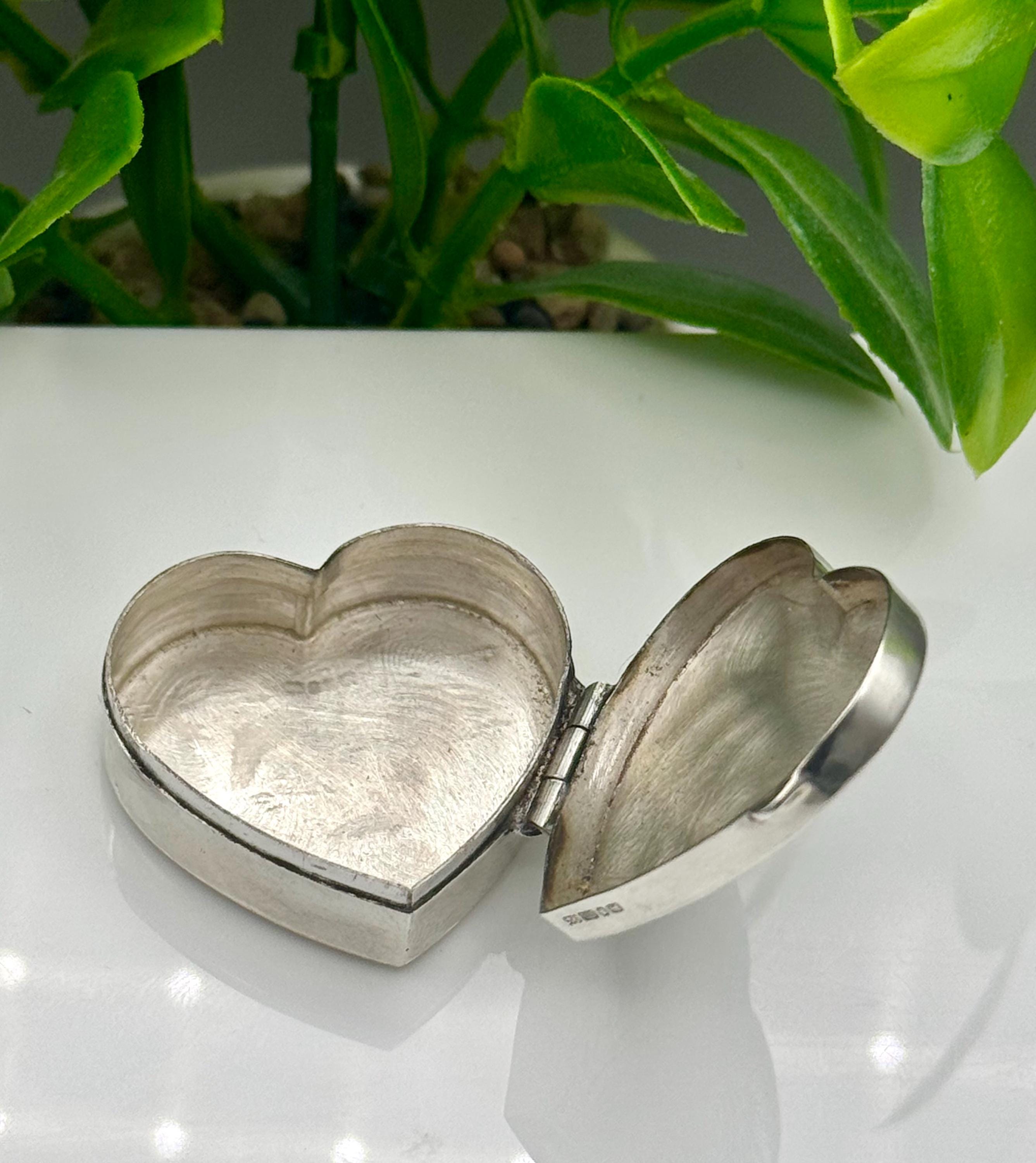 アンティーク雑貨 Vintage London Hallmark 1987 Pill Box Vintage Ari D Norman Hallmarked Sterling Silver Hinged Pill