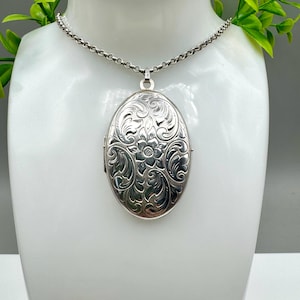 Vintage Extra Large Sterling Silver Locket & 24” Sterling Belcher Chain