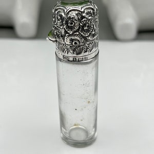 Bottiglia di profumo in argento sterling massiccio e vetro vittoriano del 1901 CC May and Sons Ltd