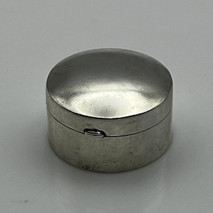 London Pill Box - Etsy Israel