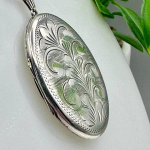 Vintage Birmingham 1974 Extra Large Sterling Silver Locket & Sterling Box Chain