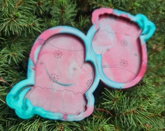 Christmas Resin Silicone Mold Mittens Xmas Tree Decoration Resin Mould Keyring Earring or Pendant 5MM Depth Mould