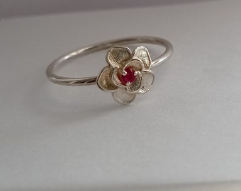 Camellia Fleur Feuilles oxydé Argent Sterling Empilable Band Ring Camellia Fleur Feuilles oxydé Argent Sterling Empilable Band Ring