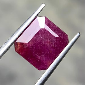 Natural Faceted Hexagon Ruby Gemstone Loose Hexagon Cut Ruby Deep Red Ruby Stone July Birthstone Size - 9.7×8.9×5.4mm Weight - 5.90 Carats