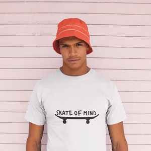 Skate Tshirt, Skate of Mind, Skater T-shirt, Skater gift, Skate christmas gift, Cool T-shirt, Unisex T-shirt, Skateboard Tshirt, Skater Gift