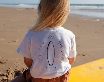 Barn surf-t-shirt, surfbarn-t-shirt, surfbarn, surfpojke, barn strand-t-shirt, havsbarn, surf-t-shirt, surftröja för småbarn, surfbarn