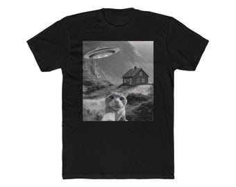 Cat Selfie UFO T-Shirt, Funny Alien Cat Lover Graphic Tee