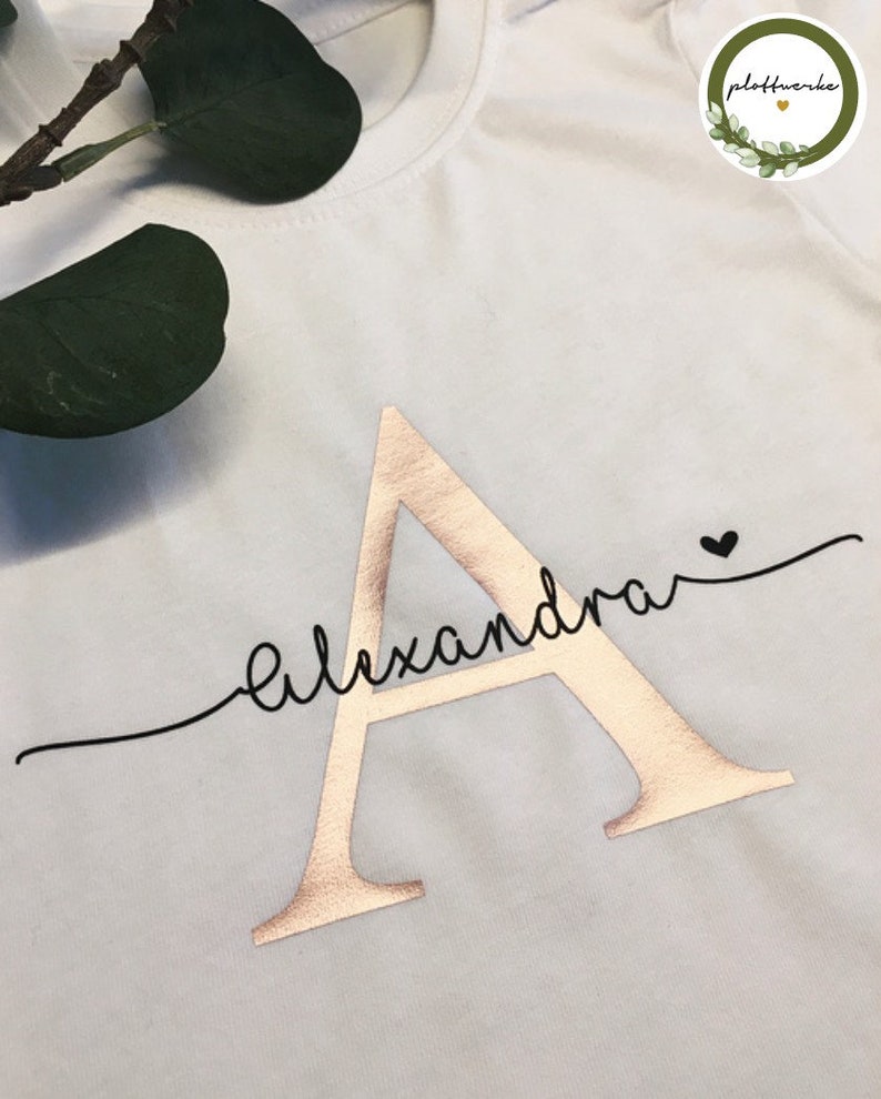 Personalisierbares Baby/Kinder-Shirt, Namenshirt, T-Shirt weiß, Initiale mit Namen, Textilveredelung, Kidsfashion, Rundhalsausschnitt Bild 7