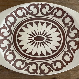 Vintage plate or platter by J&G Meakin. Maidstone design in brown and white. 1970s.