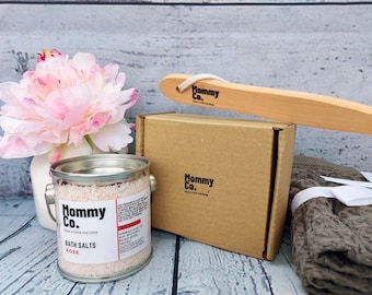 Organic bath salts, natural bath salts, Rose bath salts, Lavender bath salts, Grapefruit bath salts. Mommy Co. Bath salts are 100% Natural