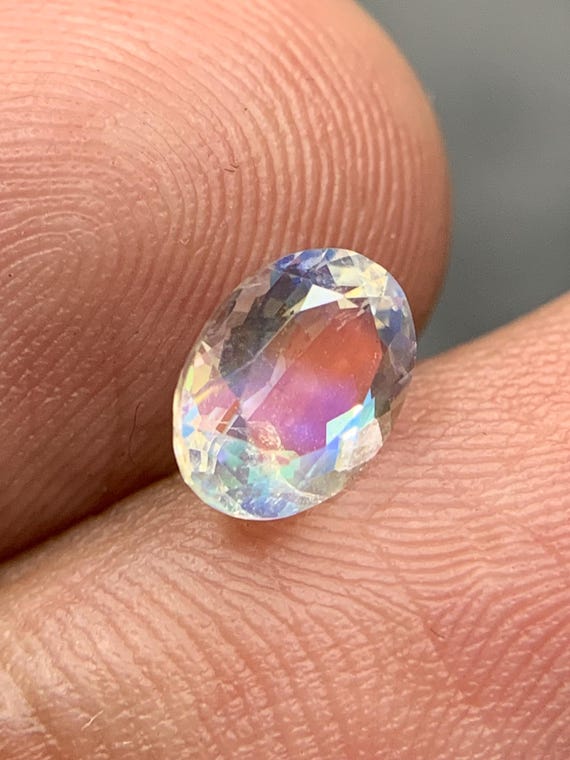 Natural Faceted Pink Orange Madagascar Moonstone, Oval Moonstone, Ring Size Moonstone, For Jewellery Use. Weight: 1 Carats