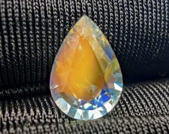 Piedra lunar andesina natural talla pera arcoíris