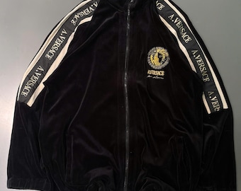 Jaqueta esportiva vintage A.VERSACE dos anos 90 com logo grande em veludo, tamanho G.