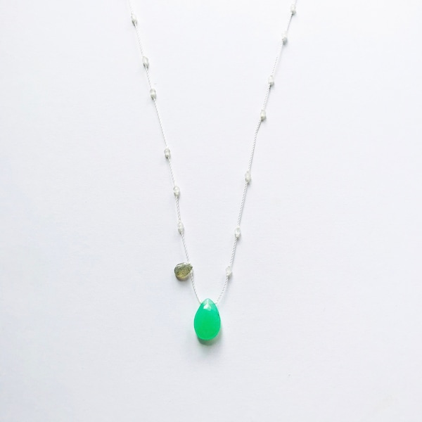Zwevende Chrysopraas hanger & fijne Maansteen ketting | Minimalistische choker | Handgemaakte sieraden voor haar | Cadeau idee voor haar