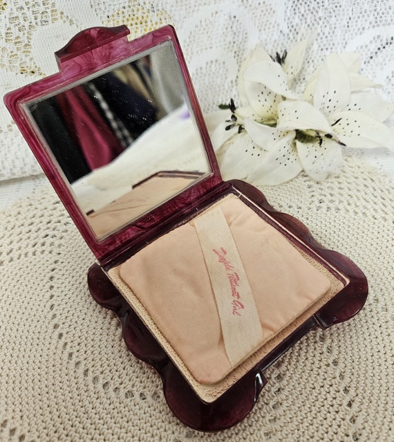 1940's Lucite Ziegfeld Petticoat Girl Compact