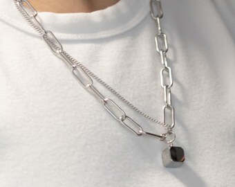 Collier double chaîne en acier inoxydable avec pendentif cube