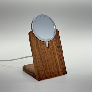 Wood MagSafe Qi2 Charging Stand - Handcrafted Phone Dock With Personalized Engraving