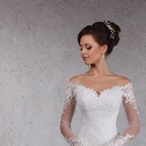 Closed Back Bridal Gown, Long Wedding Dress, Simple Bridal Gown, Long Sleeves Wedding Dress, Minimalist Wedding Dress, Bridal Dress gift