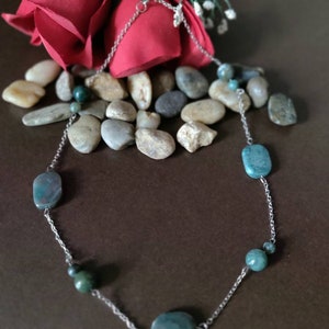 Colar de pedra verde com cartão de carta personalizado, colar adolescente, colar de presente para sua filha, colar de presente para sua neta