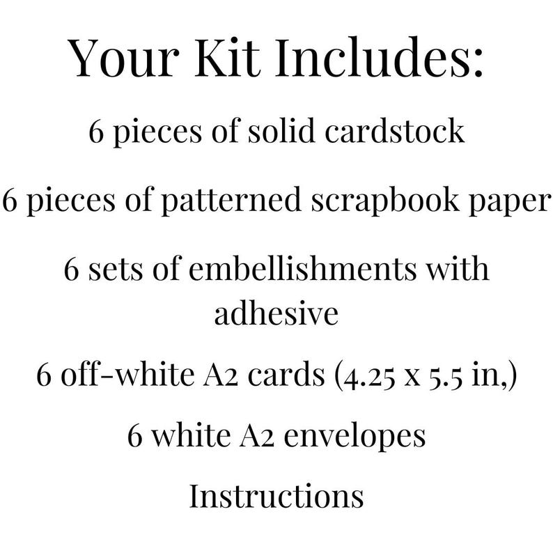 Pu&ograve; includere: Un elenco di kit per il fai-da-te contenente 6 pezzi di cartoncino solido, 6 pezzi di carta per scrapbooking a motivi, 6 set di decorazioni adesive, 6 biglietti A2 color bianco sporco da 10,8 x 14 cm, 6 buste A2 bianche e istruzioni.