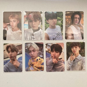 "Offizielle doppelseitige Stray Kids ""Noeasy"" Fotokarte."