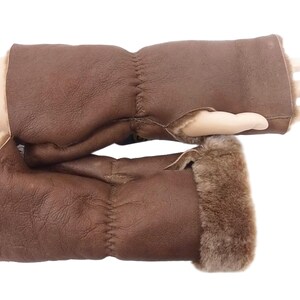 Lambskin cuffs in various colors, size M