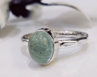 Anillo ovalado de aguamarina y plata de ley, banda martillada, anillo apilable.