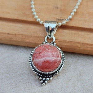 Pingente de Rodocrosita, Pingente de Prata de Lei 925, Joias Femininas, Colar de Rodocrosita, Pingente Feito à Mão com Design Boho, Presente de Dia dos Namorados