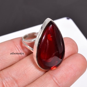 Impresionante anillo de granate en plata de ley para mujer y niña. Gran anillo de granate rojo hecho a mano. Regalo de boda y aniversario.