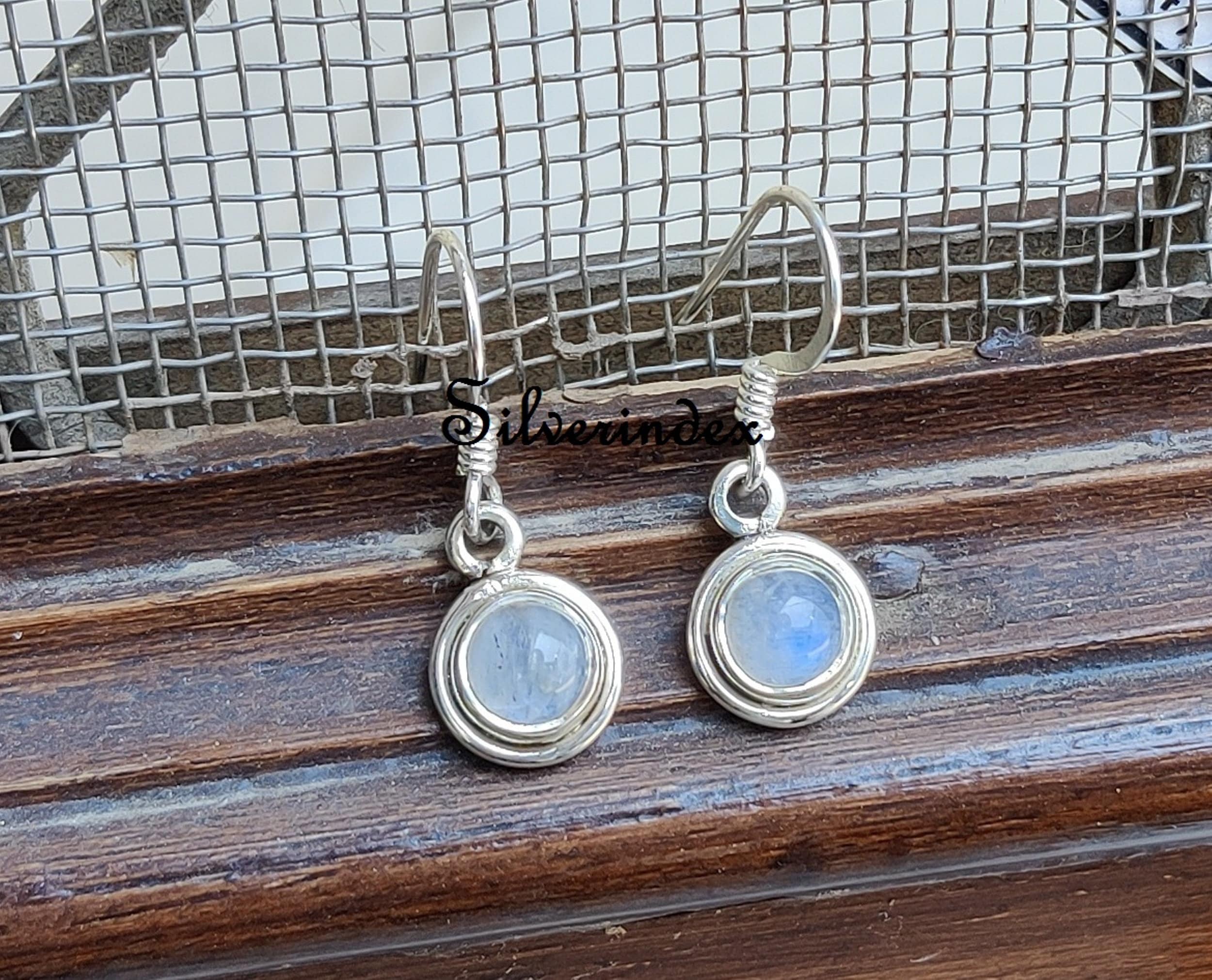 Orecchini pendenti in Argento 925 e Pietra di Luna. Made in