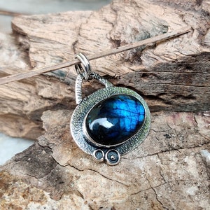 Labradorit Anhänger, 925 Sterling Silber Anhänger, Blau Cabochon Anhänger, bezaubernd, rustikal, Boho Silberschmuck, Geburtstagsgeschenke Halskette