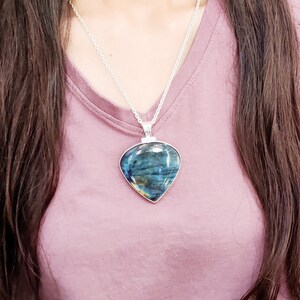 Labradorit Halskette, 925 Silber Halskette, blauer Cabochon Anhänger, Blauer Blitz Anhänger, Anhänger mit Kette, bezaubernd, rustikal, Geburtstagsgeschenke