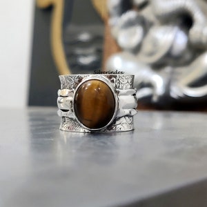 Anillo de ojo de tigre de plata de ley hecho a mano - Diseño de tres bandas