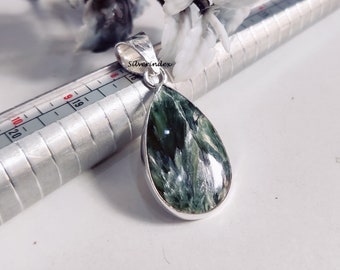 Necklace Pendant Natural Green Seraphinite 38x21x8mm Size Lady Woman Female Crystal Jewelry Water Shape Gemstone Pendant Necklace Pendant Natural Green Seraphinite 38x21x8mm Size Lady Woman Female Crystal Jewelry Water Shape Gemstone Pendant