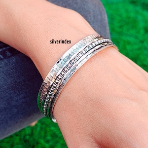 Oxidize Sterling silver Spinner flower Bangle, Three Band Spinner Bangle, Stackable Bangle, Silver Hammered Bangle, Gift for Her / Him
