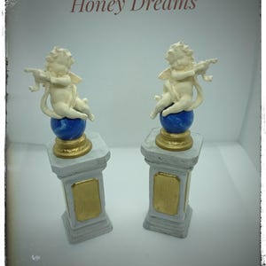 Angels in a column