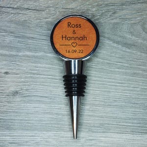 Personalisierter Flaschenverschluss zum 3. Jahrestag, individuell graviertes Leder Weinstopp-Geschenk