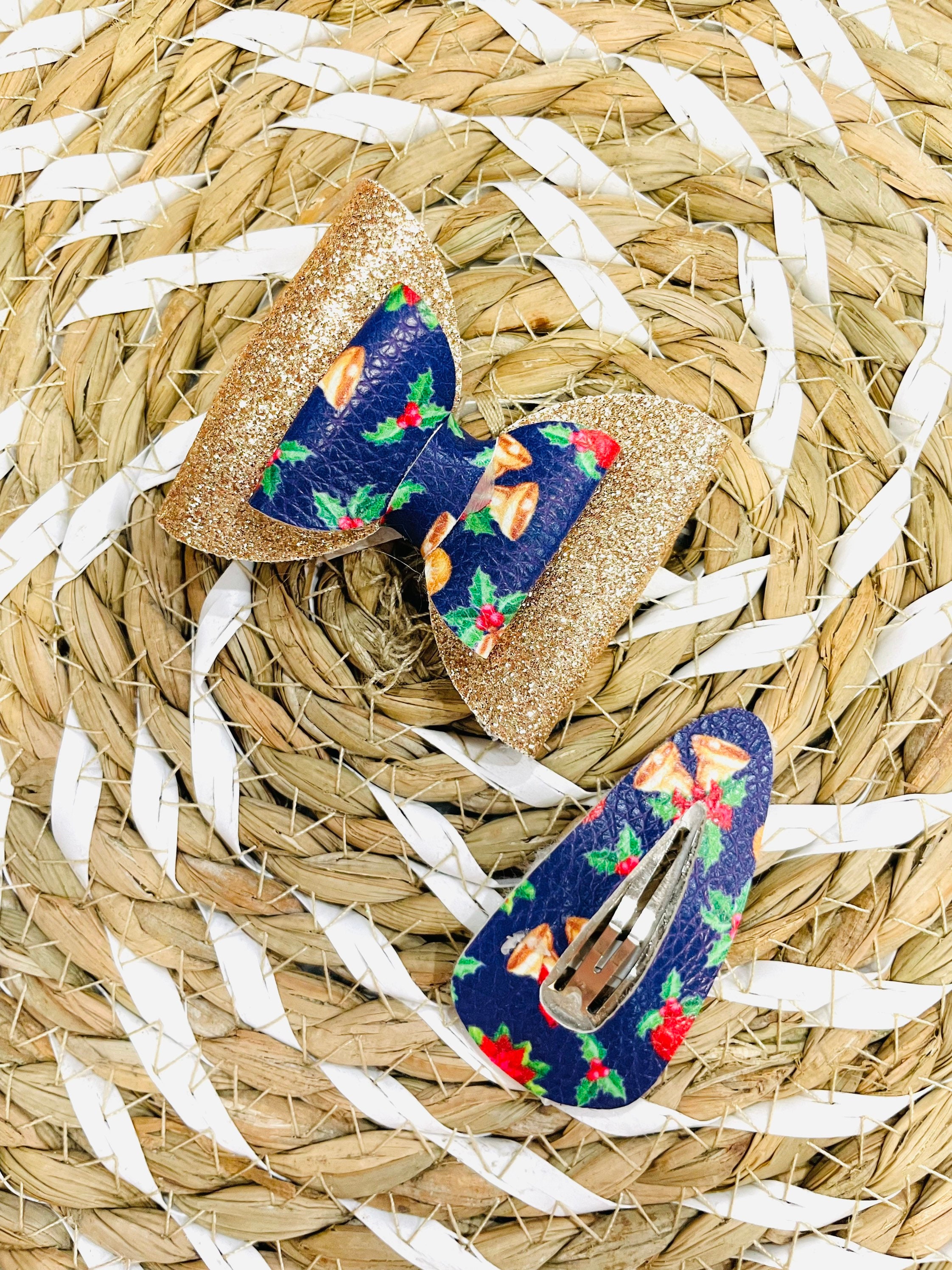 Christmas Hair Bow/Christmas Snapclip/Gold Hair Bow/Navyl Snap Clip/ Glitter Hair Bow/ Holiday Hair Bow/ Holiday Snap Clip
