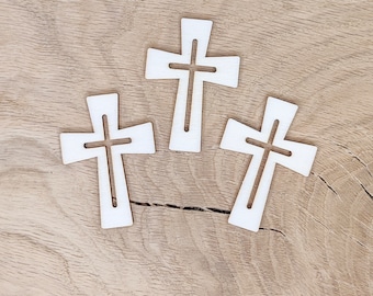Kreuz aus Holz / Tischdekoration / Streudeko Laserschnitt