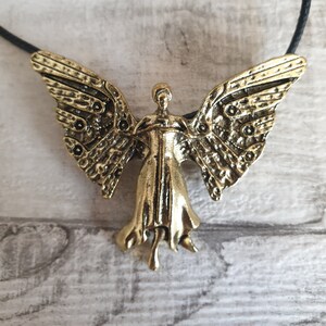 Clockwork angel necklace top